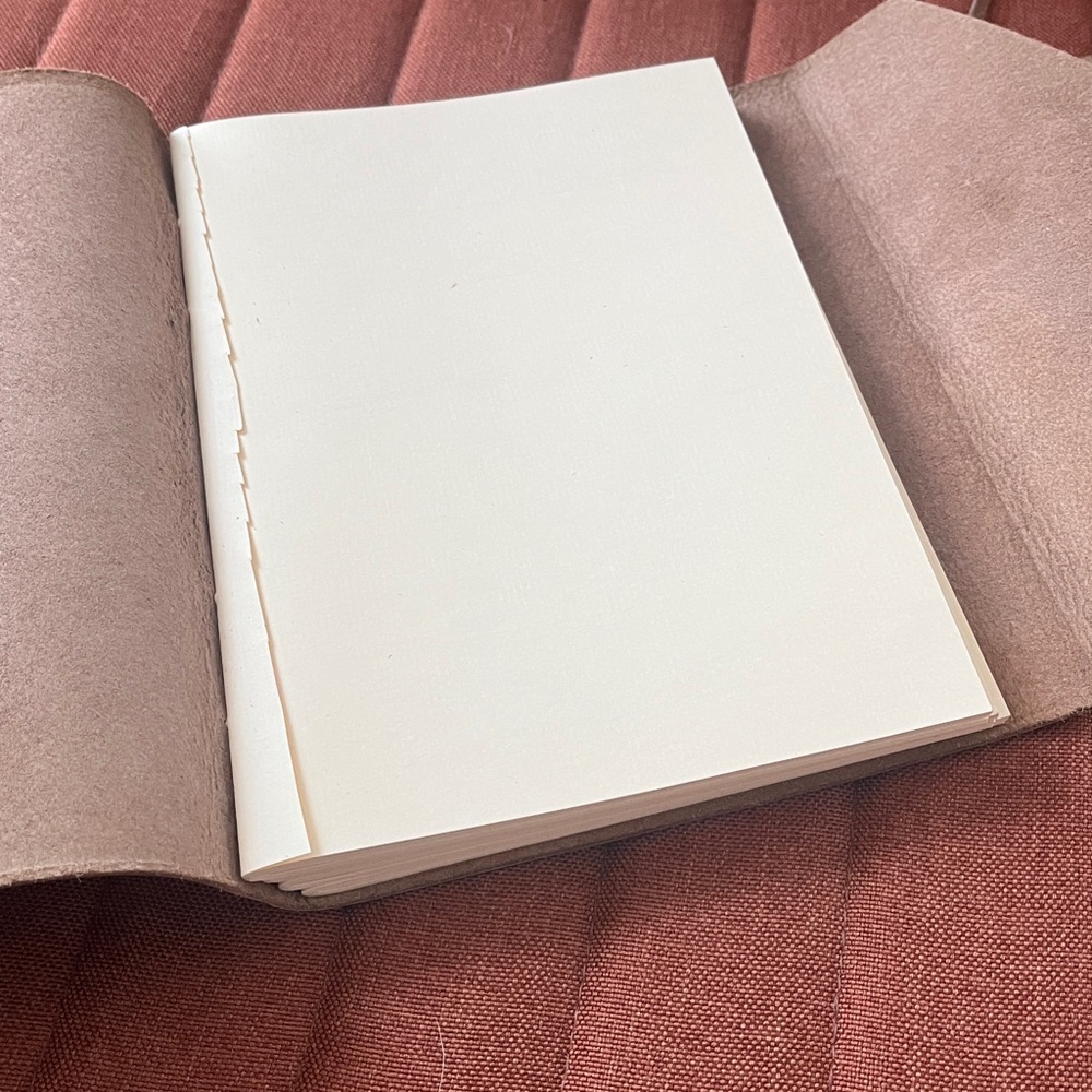 Leather bound journal - Picture 6 of 6